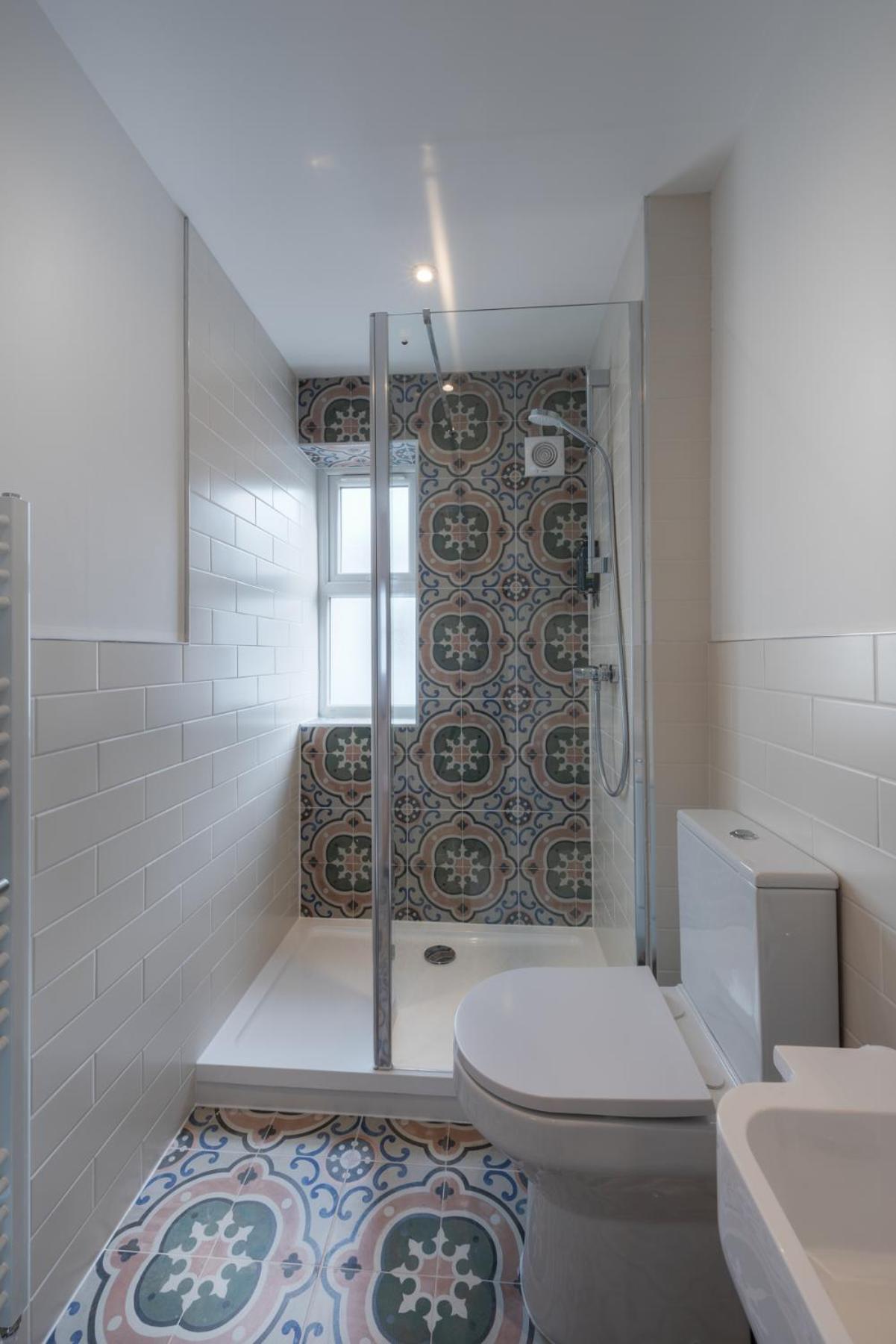 Executive King with Shower (Annex)