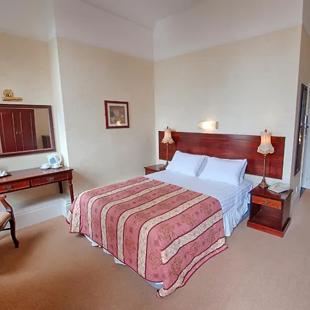 The Queens Hotel-3